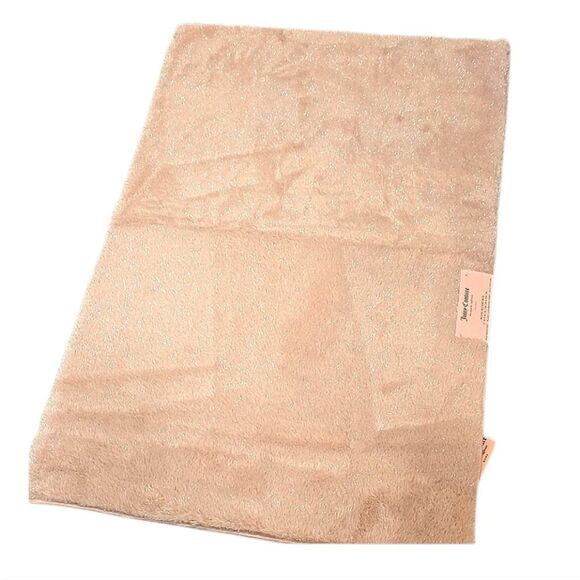 Juicy Couture Home Glitter Infused Plush Accent Rug - Picture 3 of 10